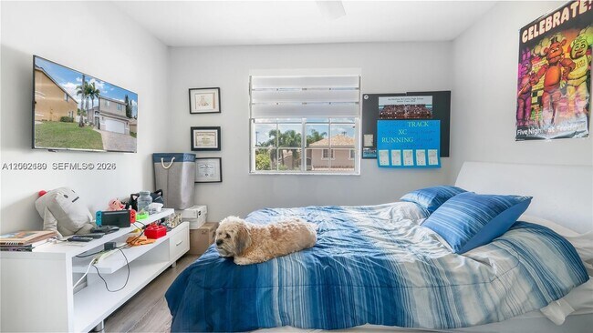 Building Photo - 321 SW 194th Ave