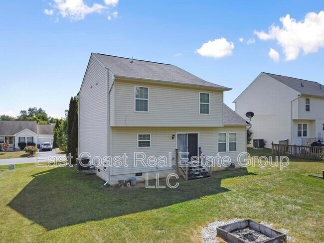 Building Photo - 125 Amelia Dr