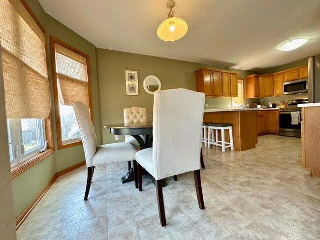 Building Photo - 9815 Biscayne Dr