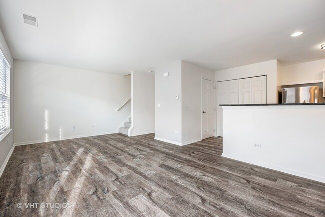 Building Photo - 431 Chopin Ct