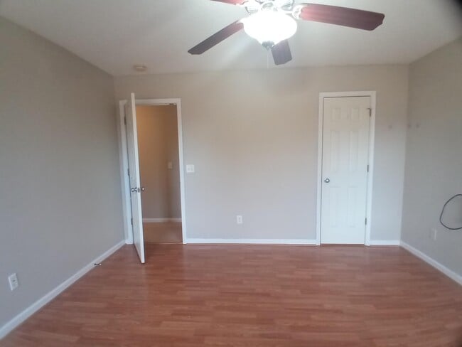 Building Photo - 3525 Drayton Dr