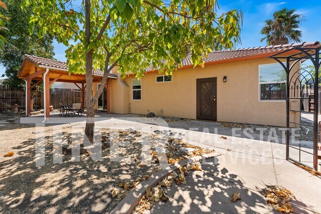 Building Photo - 516 Costa Ln