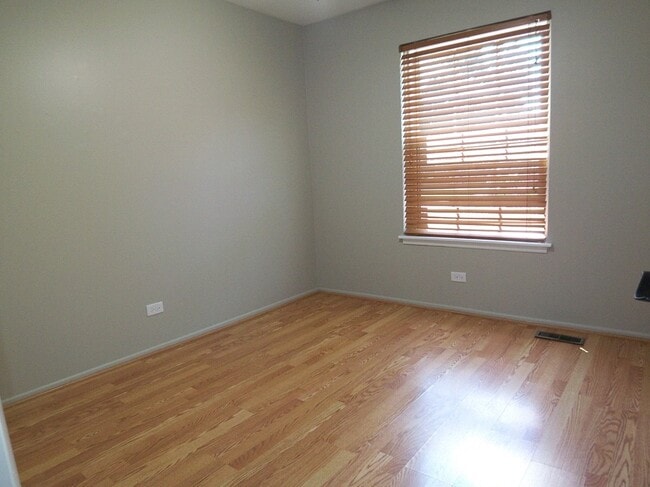 Building Photo - 1546 Williamsburg Dr