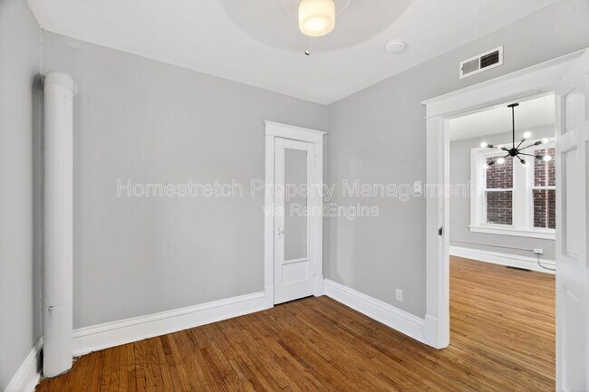 Building Photo - 3923 Miami St