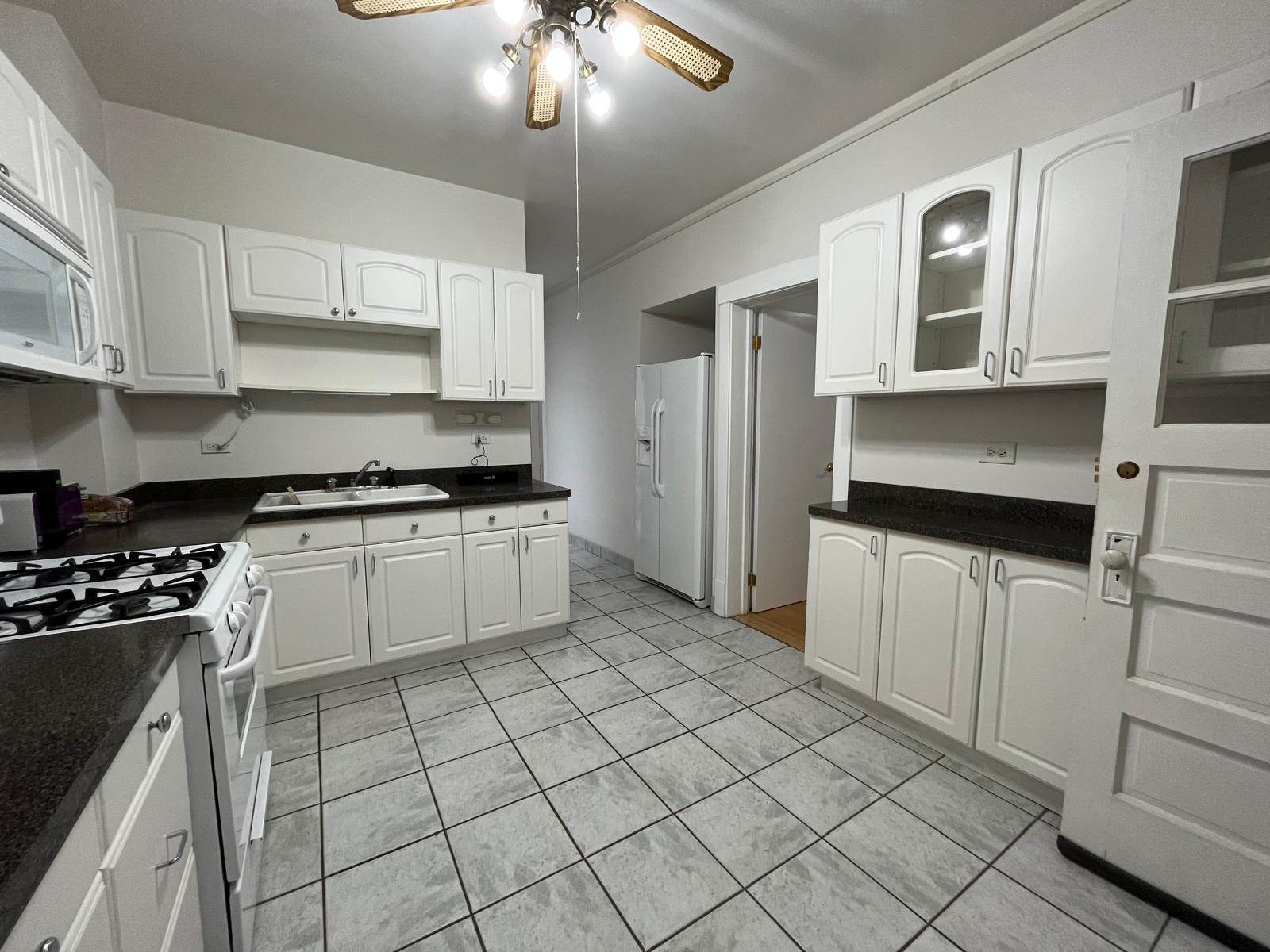 Building Photo - 6017 W Irving Park Rd