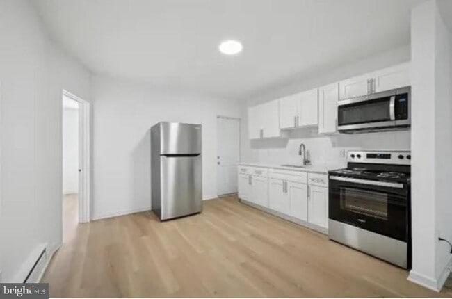 Building Photo - 318 Berkley St