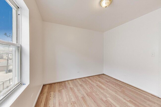 Building Photo - 4641 S Drake Ave