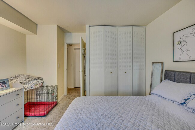 Building Photo - 1504 Summit Pointe