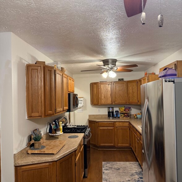 Building Photo - 821 Melbourne St