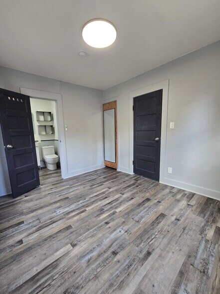 Bedroom - 838 E 76th St