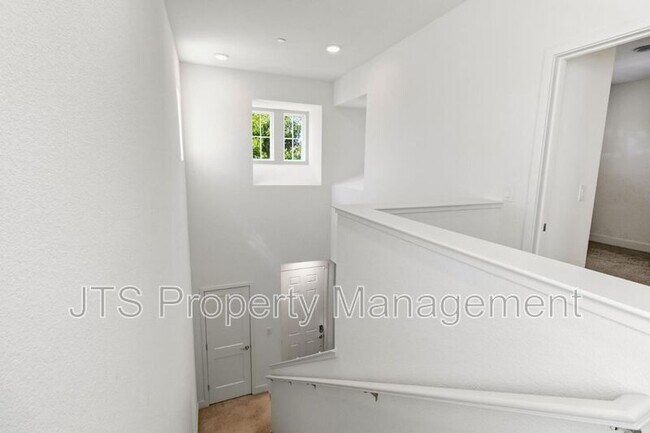 Building Photo - 3949 Aristotle Cir