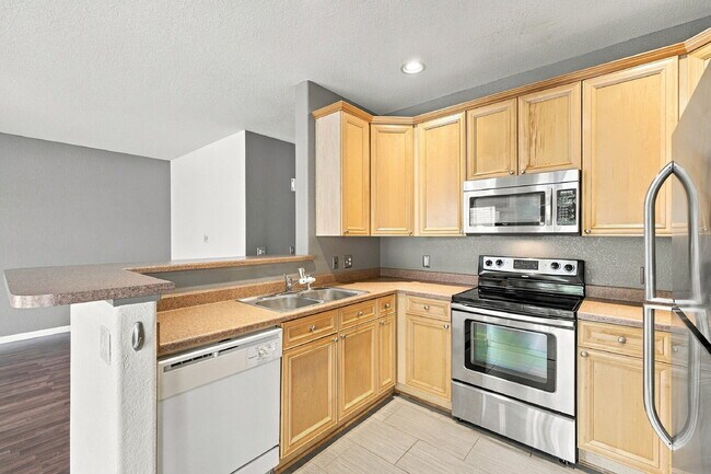 Building Photo - 9557 W San Juan Cir