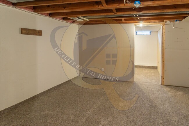 Building Photo - Available Now in Flint Twp.!!