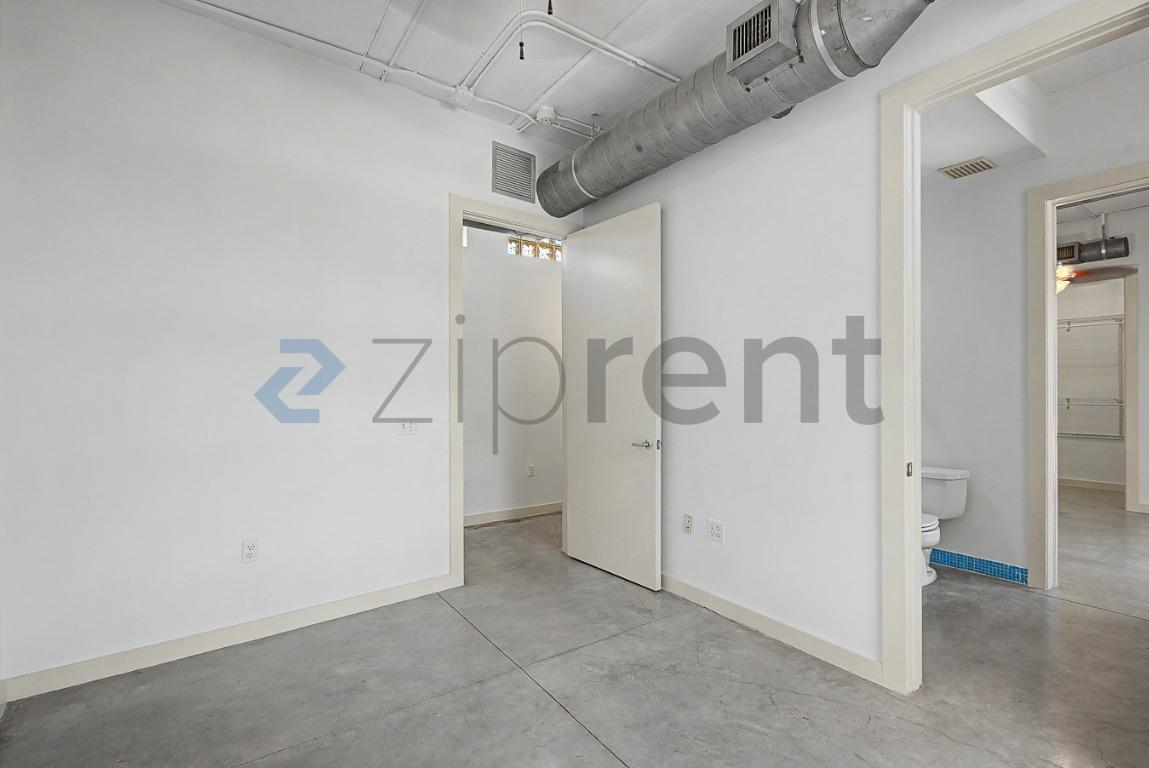 Building Photo - Unit 203