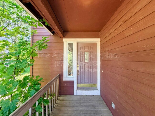 Building Photo - 3986 SW Pinewood Way