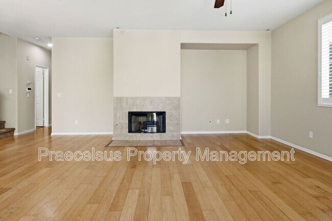 Building Photo - 1293 Fools Gold Wy