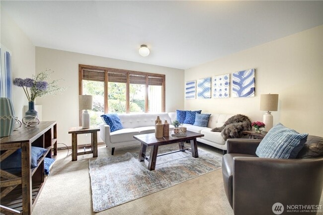 Building Photo - RARE Find House for Rent in Yarrow Point!