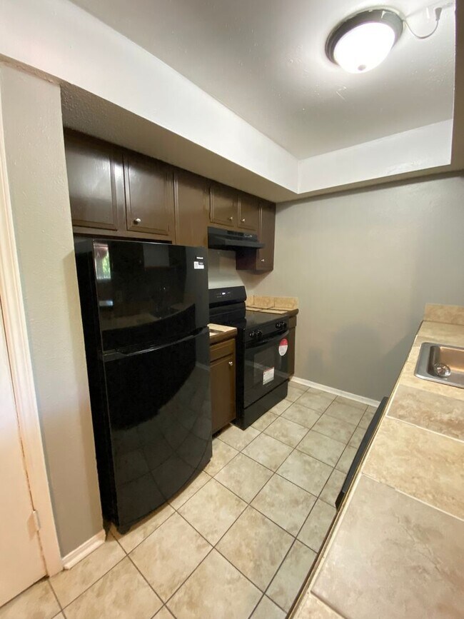 Building Photo - 1 BED 1 Bath APT NW OKC PC Schools