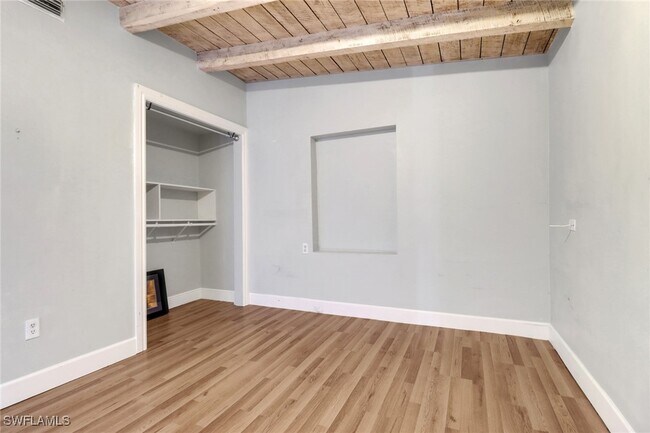Building Photo - 156 4th St