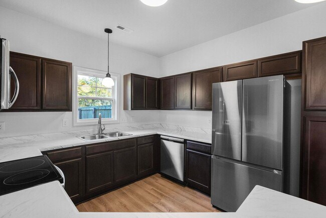 Building Photo - 502 Shallotte Ln