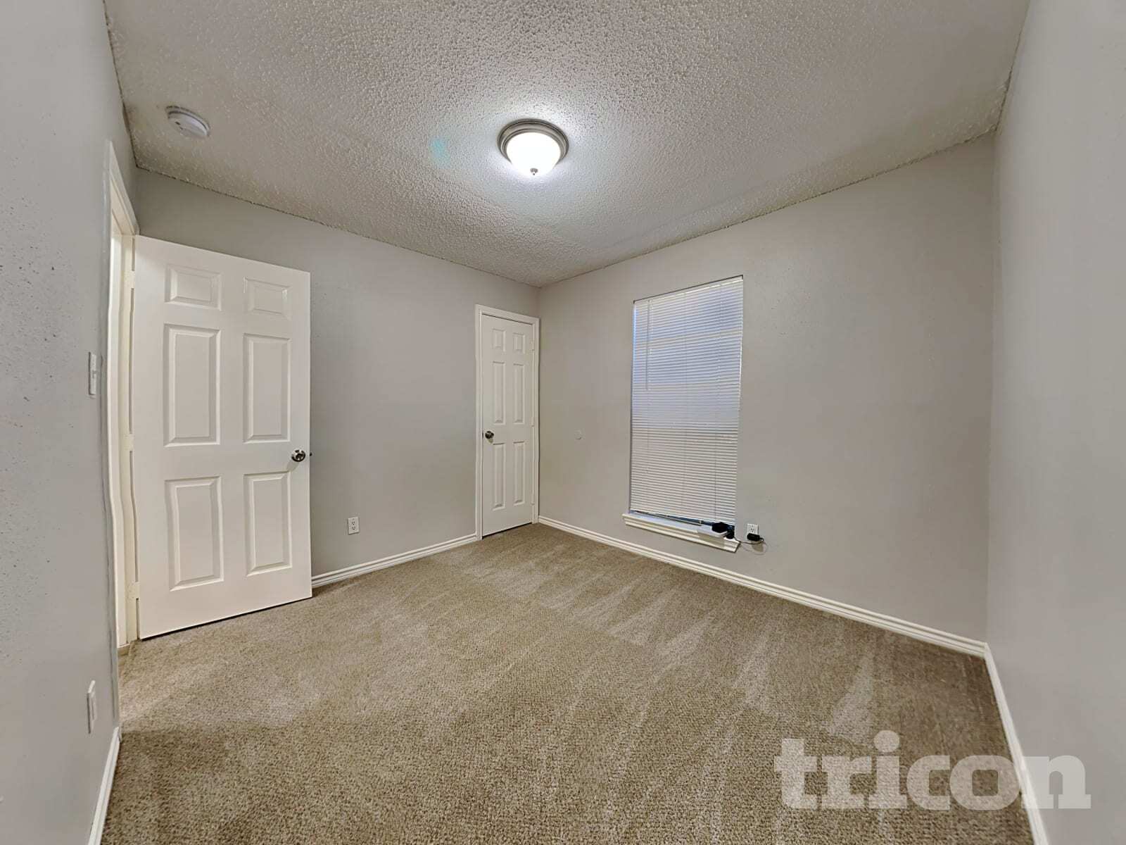 Building Photo - 2214 Townhall Ln