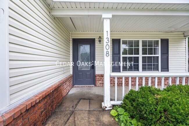Building Photo - 1308 S C Ct