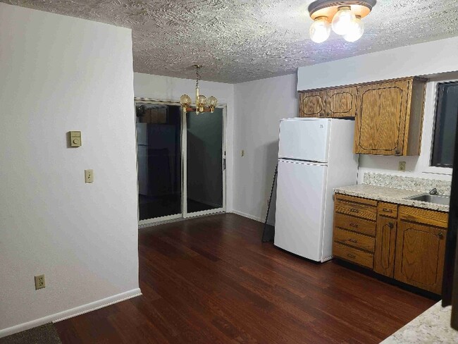 Building Photo - 248 Dale Dr