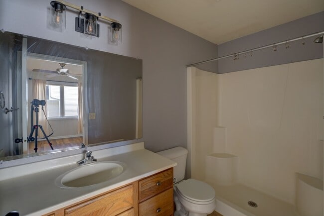 Building Photo - 2770 Sunflower Dr