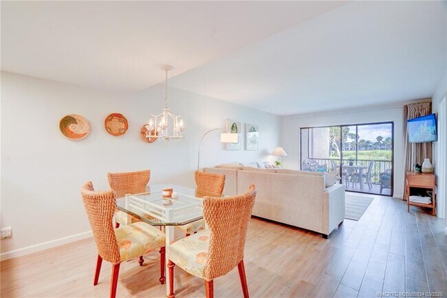 Building Photo - 5553 NE Gulfstream Way