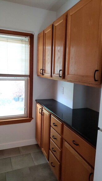 Building Photo - 3 Gorham St