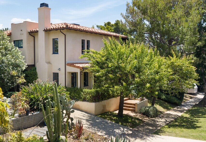 Building Photo - 758 Almar Ave