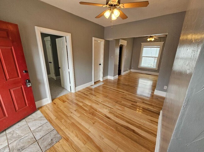 Building Photo - 1807 E 37th Ave