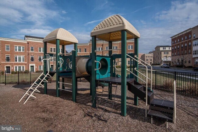 Building Photo - 124 Liriope Place