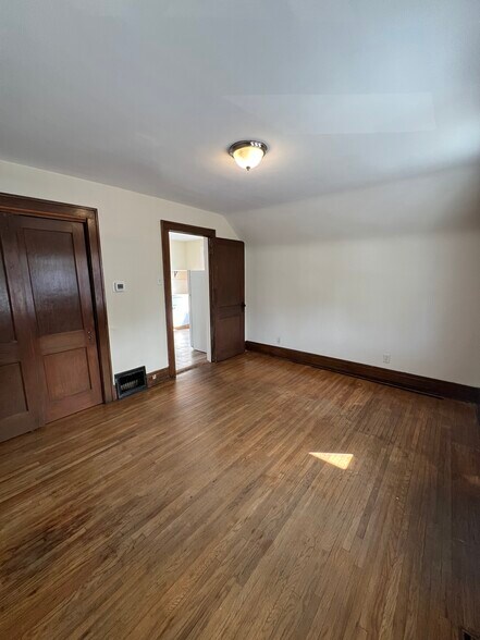 Building Photo - 2868 McKoon Ave