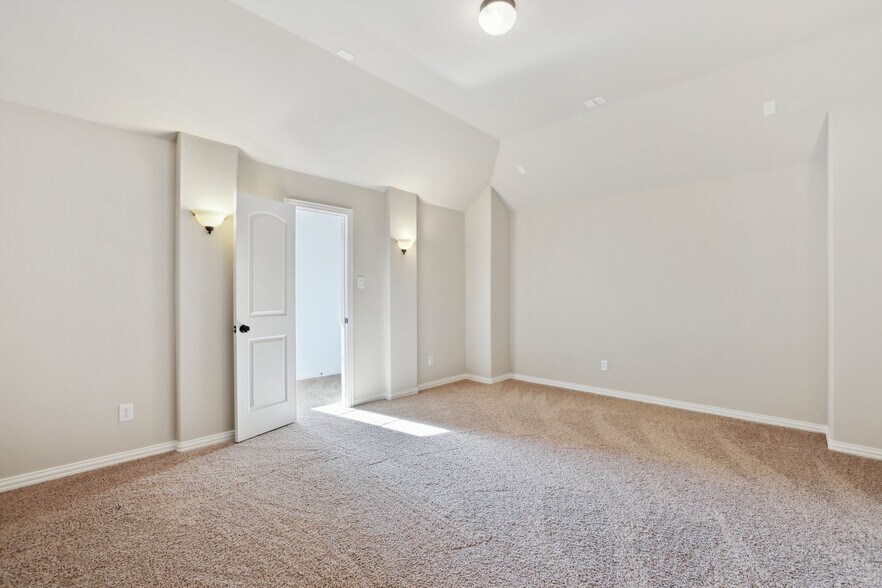 Building Photo - 911 Montgomery Way