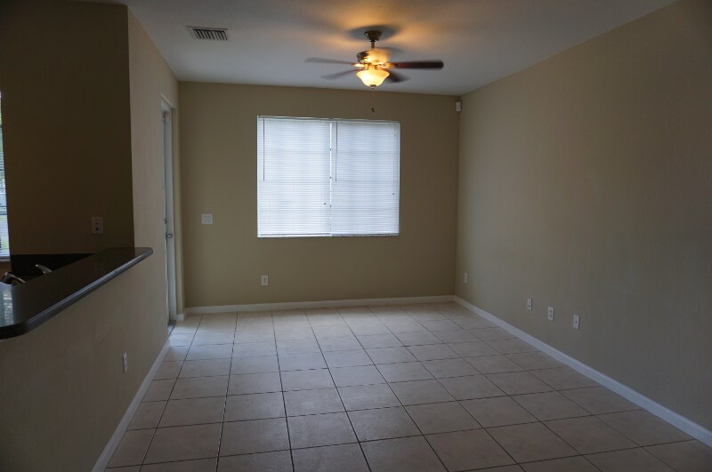 Building Photo - 1987 Nassau Dr