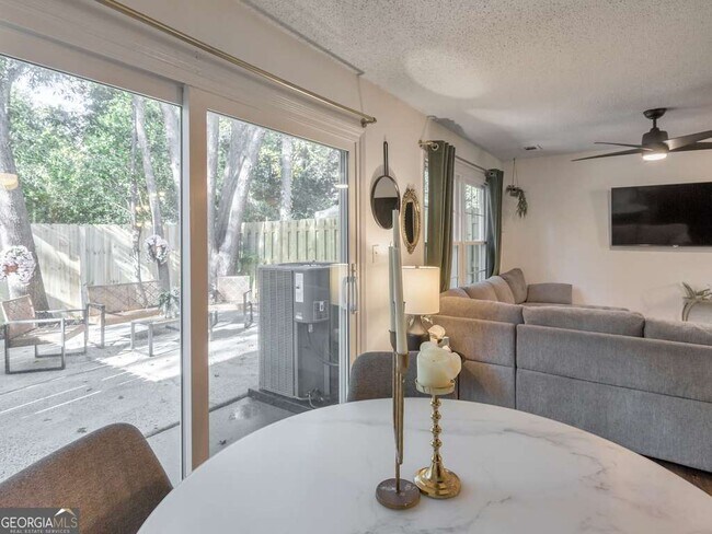 Building Photo - 2790 Farmstead Rd