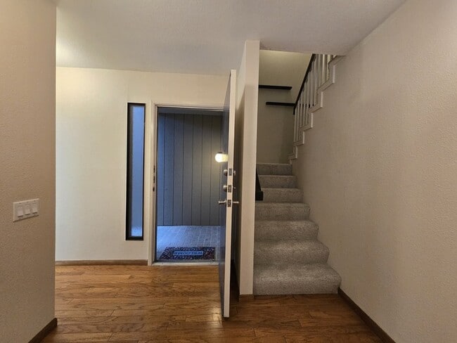Building Photo - 1036 Vanderbilt Way