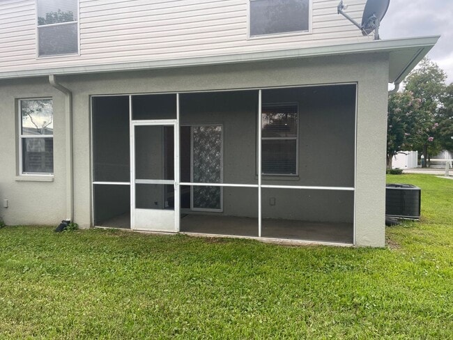Building Photo - Stunning townhome in gated community near ...