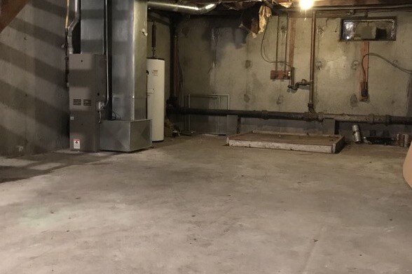 Full basement with wash and dryer hook up - 143 Franklin Rd