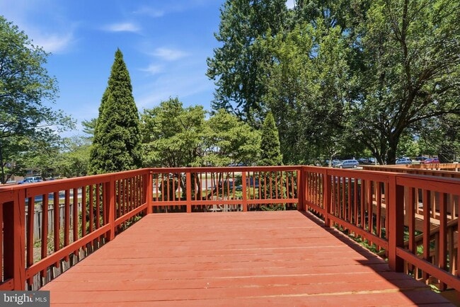Building Photo - 417 Sternwheeler Ct