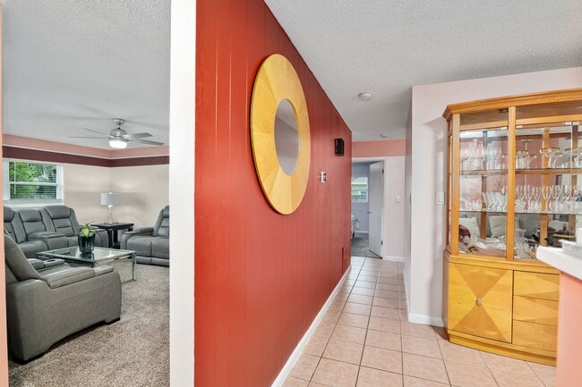 Building Photo - Beautiful 4/3 home With Attached Mother In...