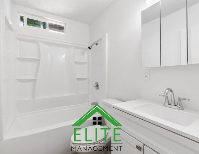 Building Photo - Charming Updated Home in Convenient Sacram...