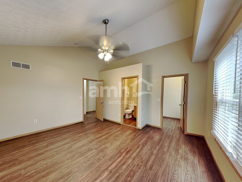 Building Photo - 293 Iris Trail Dr