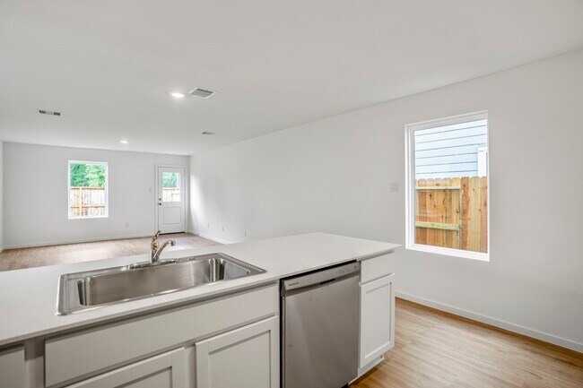 Building Photo - 21443 Carosella Dr
