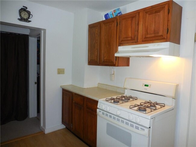 Building Photo - 17 Lake Ave