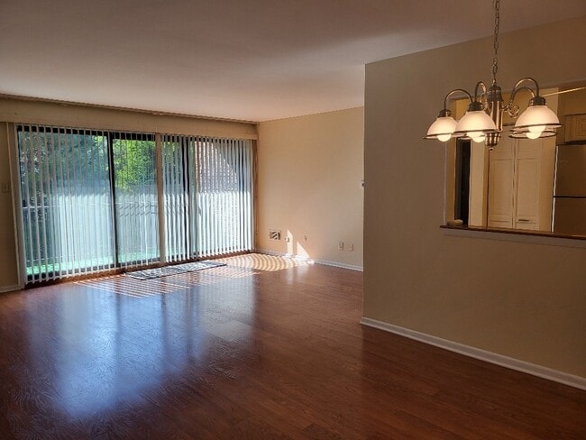 Building Photo - 7510 Farmingdale Dr