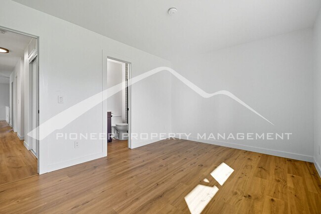 Building Photo - 8762 Chase Dr