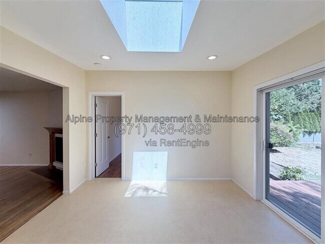Building Photo - 4670 SW 160th Ave