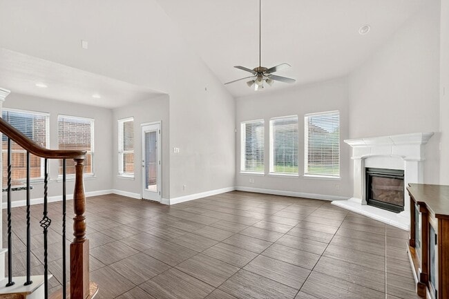 Building Photo - 1012 Summer Ln